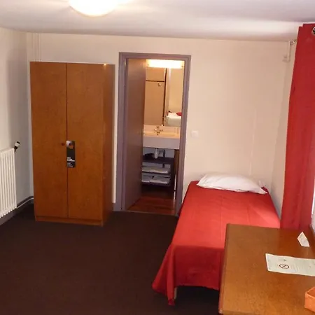 Hotel-Restaurant La P'Tite Auberge Lillebonne Room photo