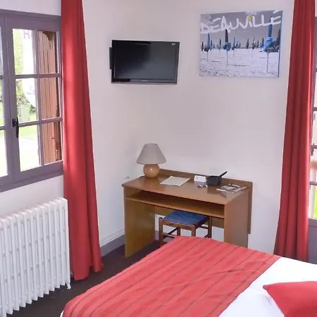 Hotel-Restaurant La P'Tite Auberge Lillebonne Room photo
