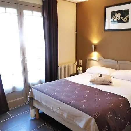 Hotel-Restaurant La P'Tite Auberge Lillebonne Room photo