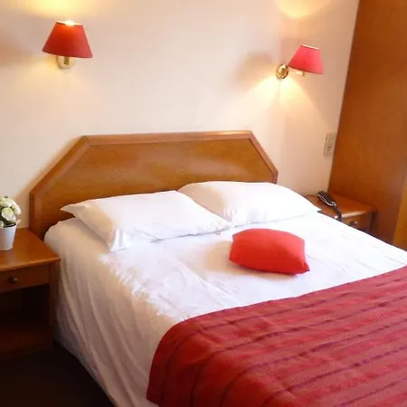 Hotel-Restaurant La P'Tite Auberge Lillebonne Room photo